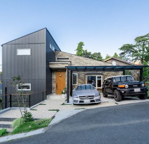 「傾斜地」の魅力を活かした自然の景観を楽しむ住まい